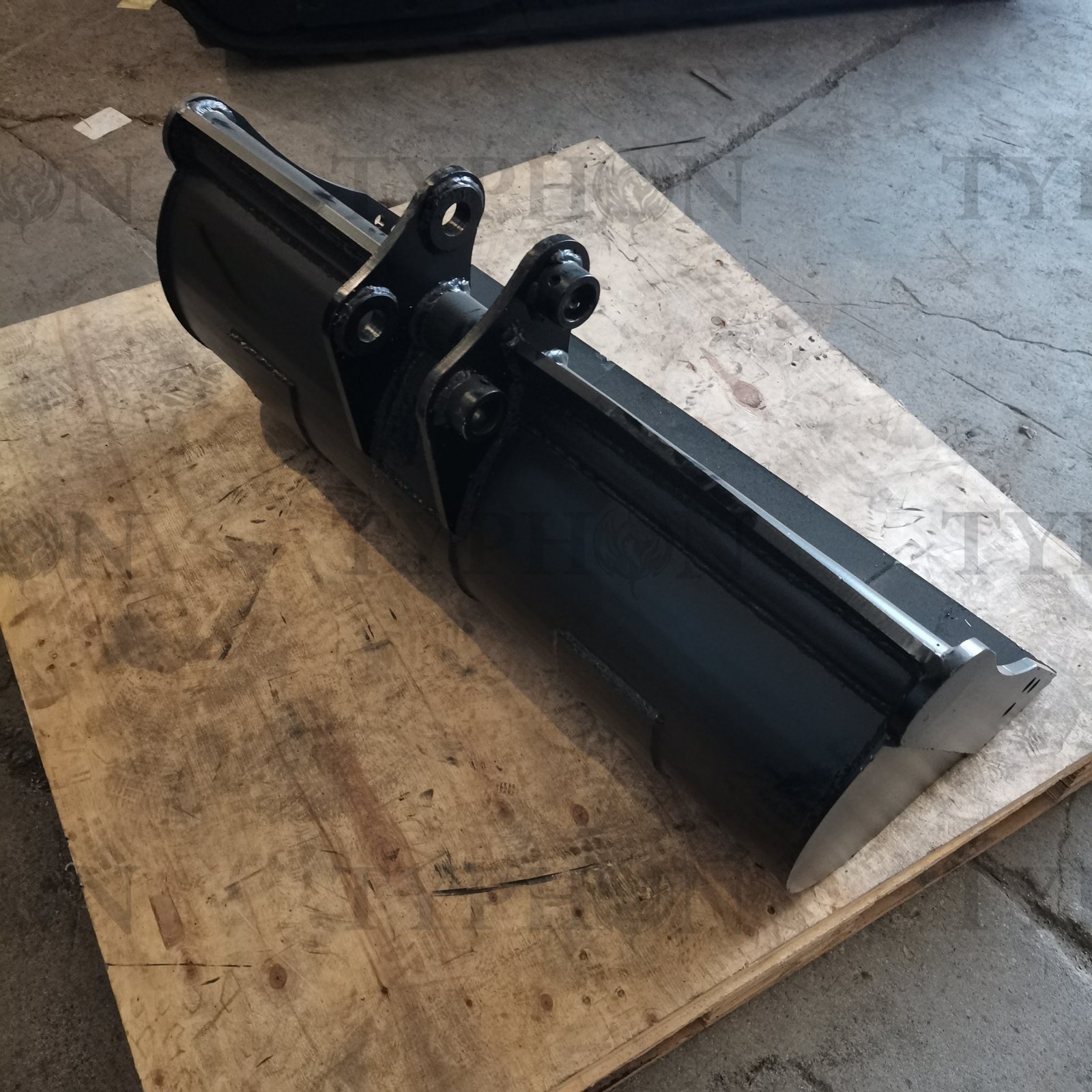 Excavator Attachment Tilt Bucket 47" Hydraulic Tilting Bucket 1200mm Heavy Duty For TERROR X2 PRO