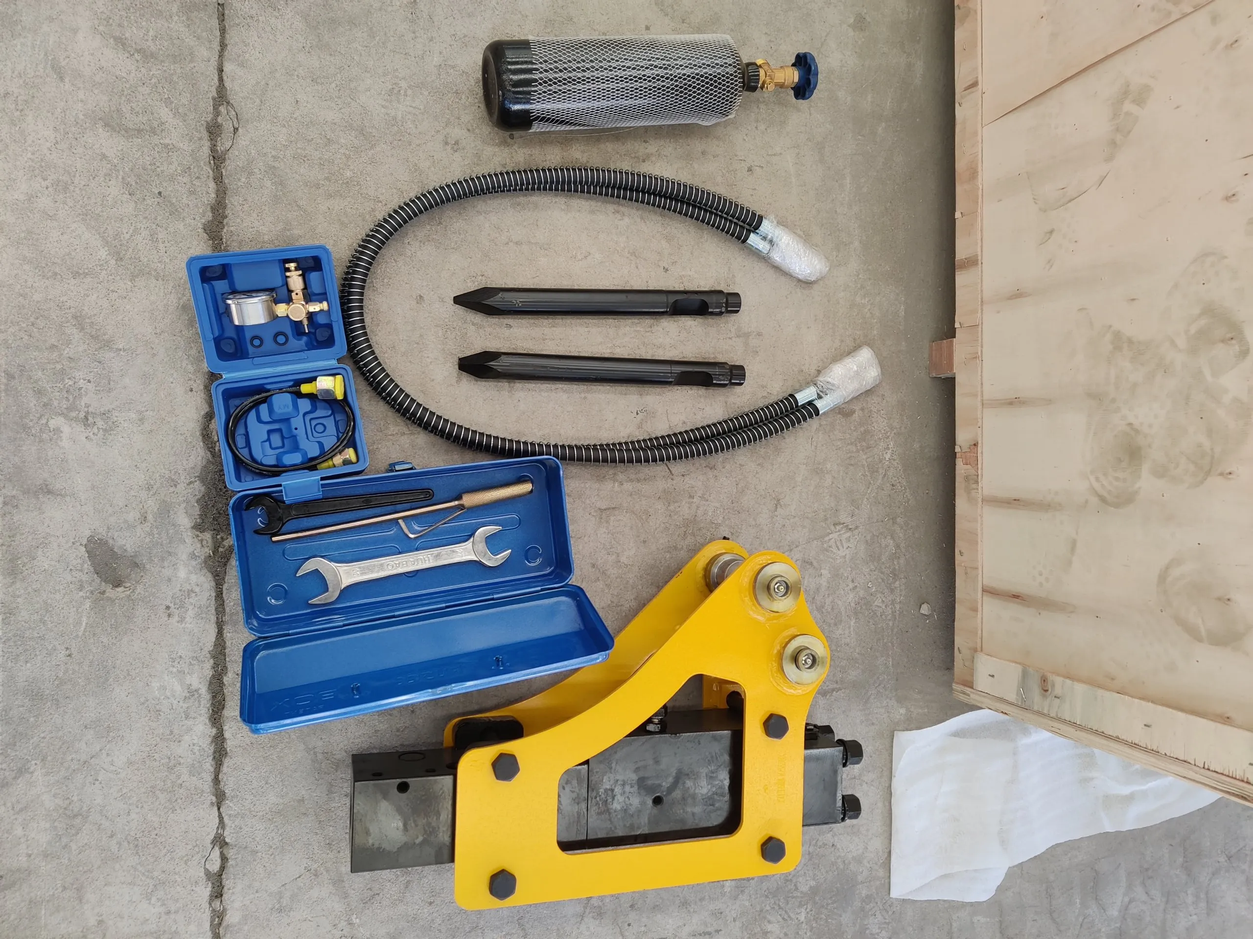 TYPHON Attachments Hydraulic Break Hammer Attachment for Mini Digger USA