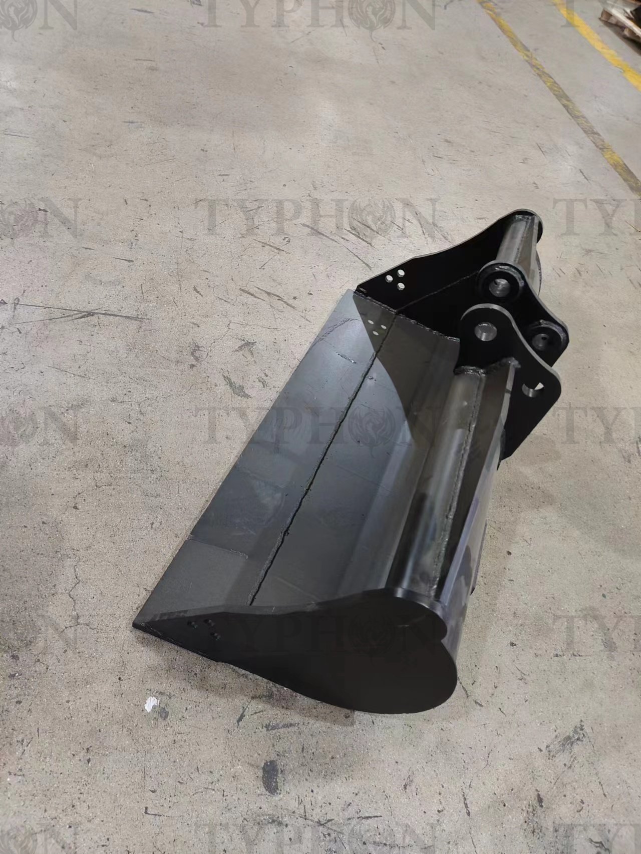 TYPHON 2.5 Ton Mini Excavator Attachment Plain Bucket 800mm 31" Mud Bucket For TERROR X2 PRO
