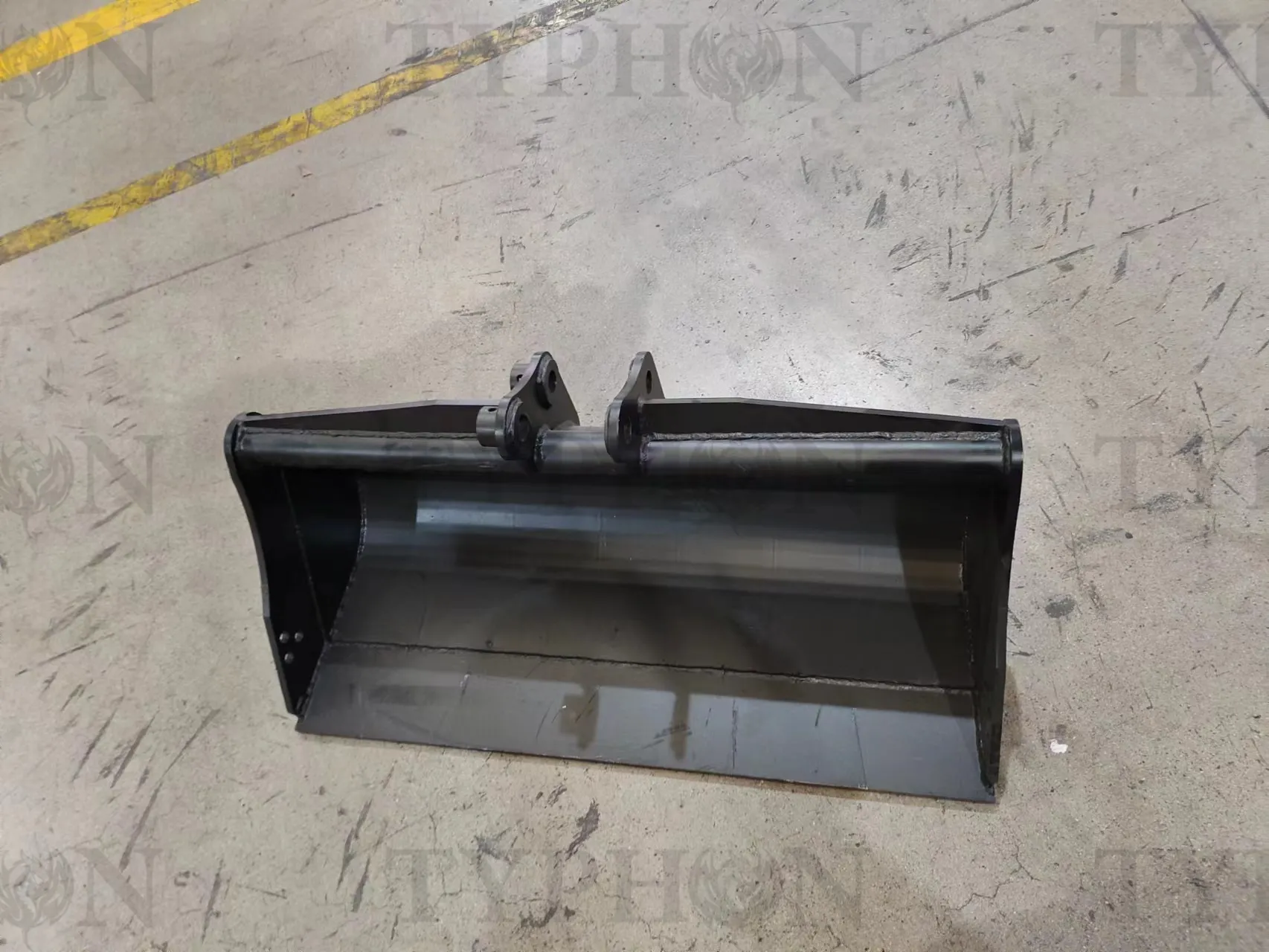 TYPHON 2.5 Ton Mini Excavator Attachment Plain Bucket 800mm 31" Mud Bucket For TERROR X2 PRO