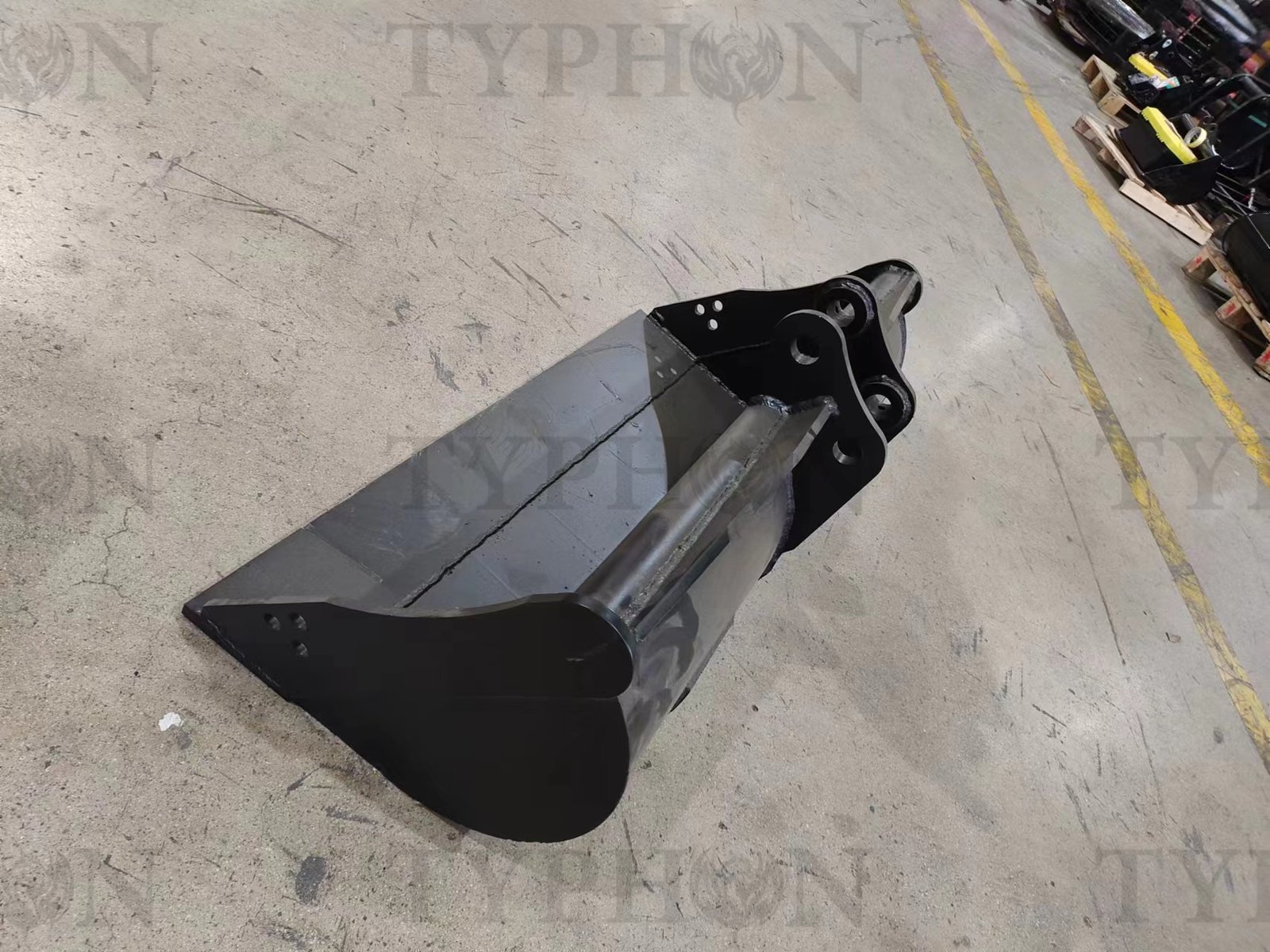 TYPHON 2.5 Ton Mini Excavator Attachment Plain Bucket 800mm 31" Mud Bucket For TERROR X2 PRO