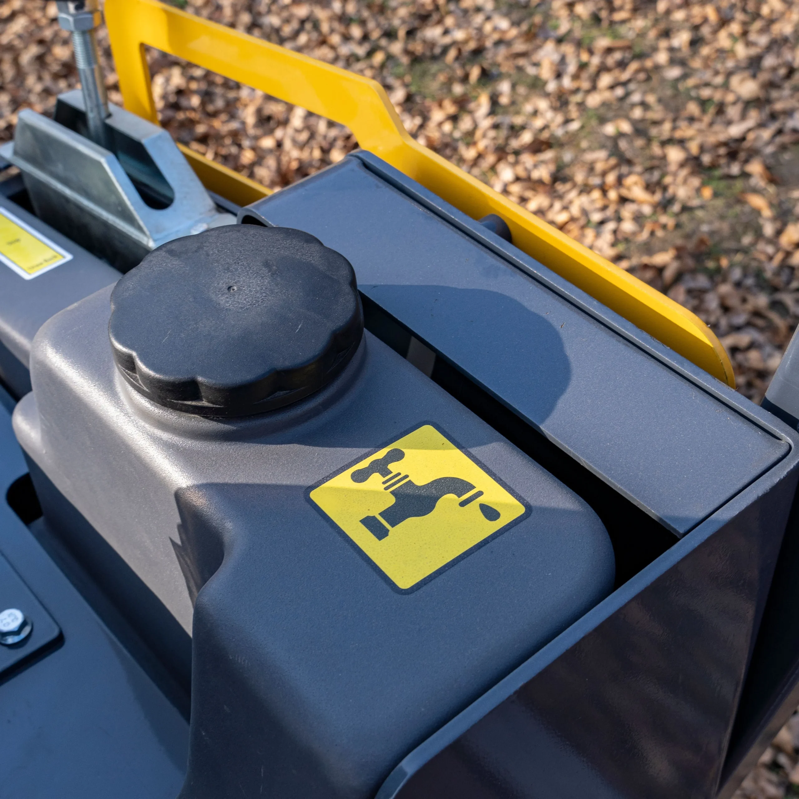 TYPHON FURY 20 Mini Road Roller 2Ton Hydraulic Oil Vibratory B&S 23hp USA engine