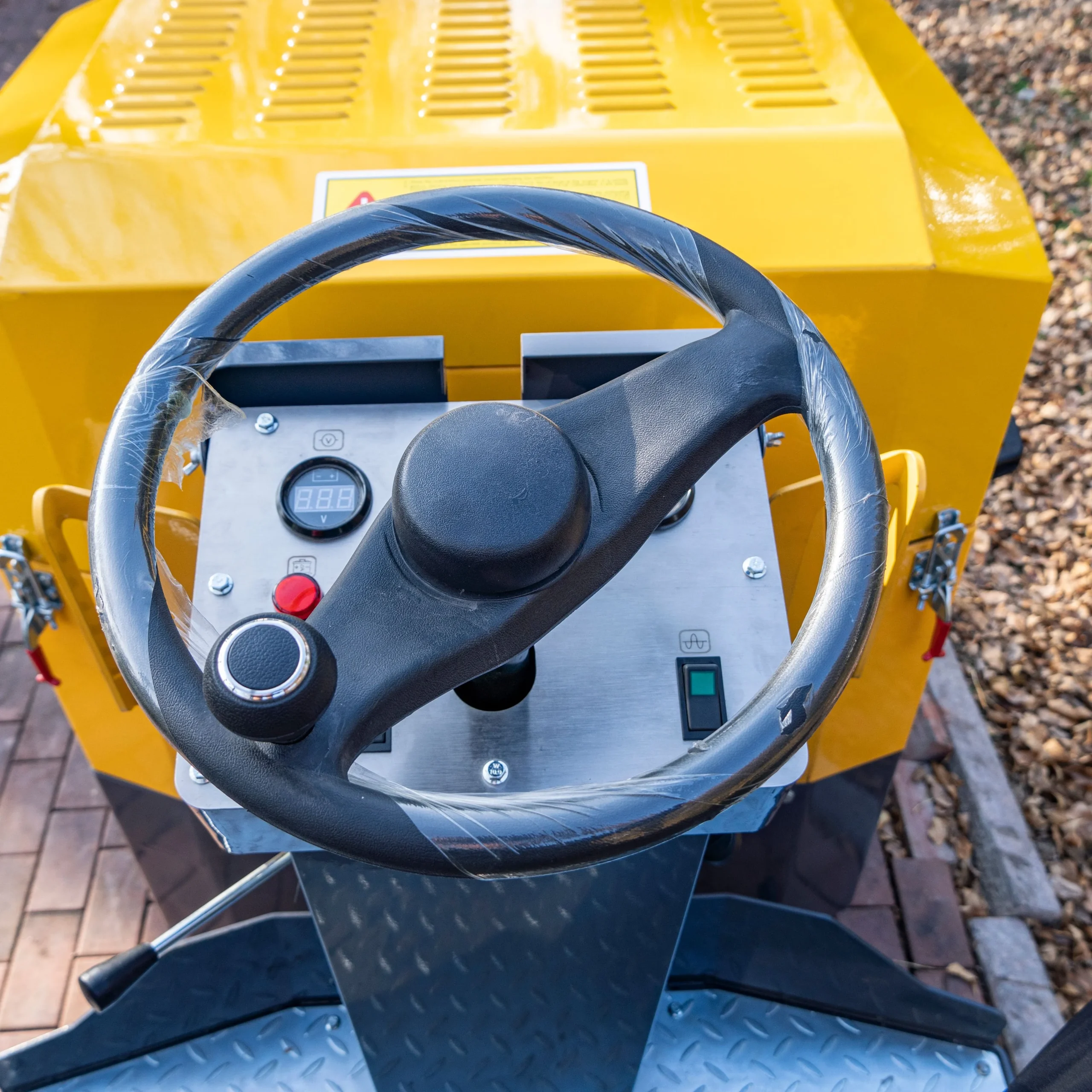 TYPHON FURY 20 Mini Road Roller 2Ton Hydraulic Oil Vibratory B&S 23hp USA engine