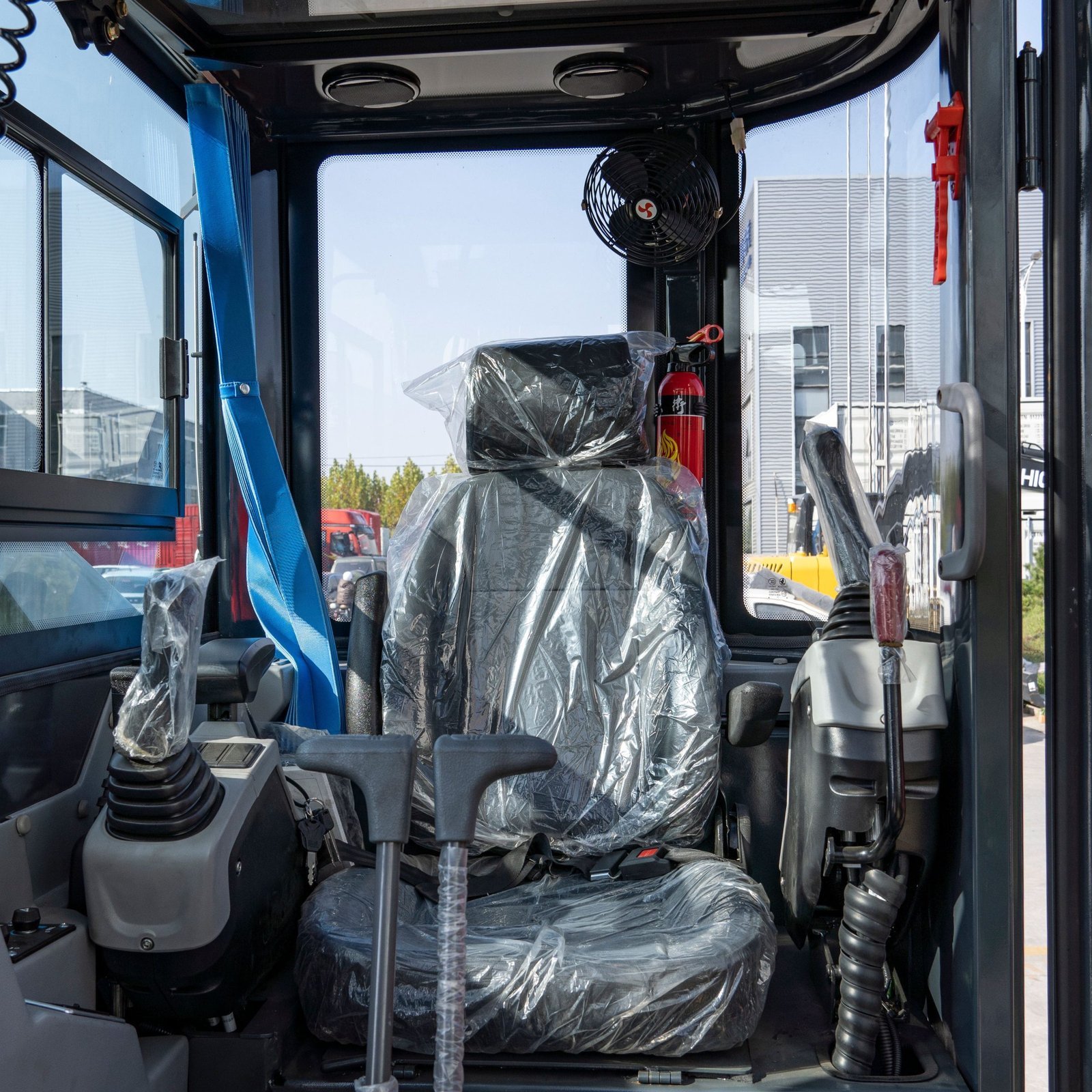 TYPHON KUVUO 4.0 four ton cabin mini excavator w Kubota D1703 Diesel engine Metal Tracks, Boom Swing, AC Heater, Hydraulic Control