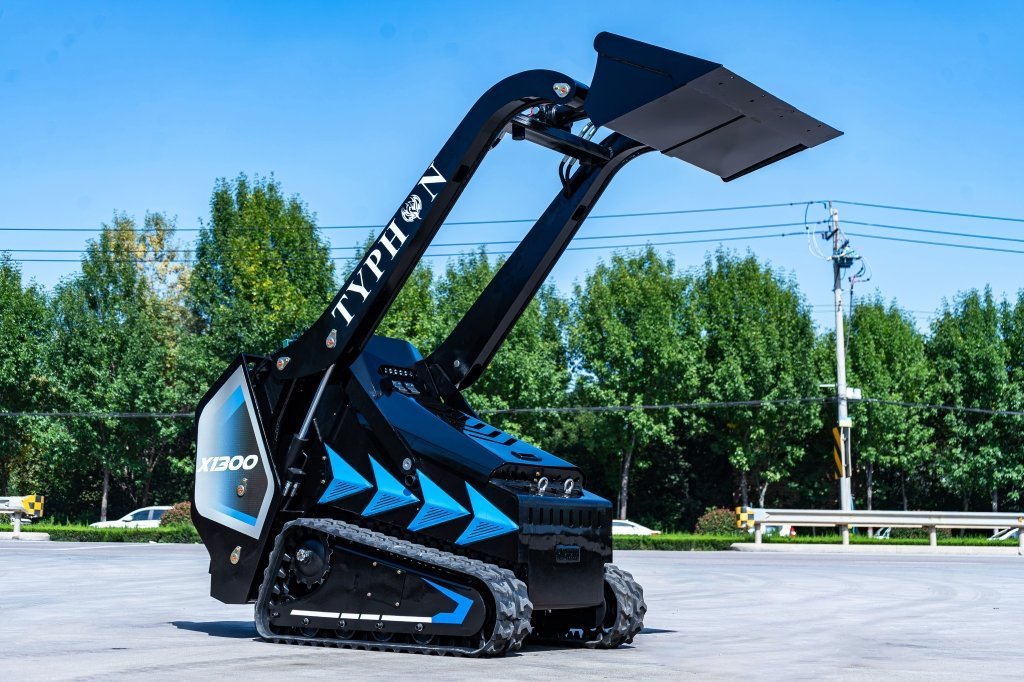 Brand New TYPHON STOMP X1300 25HP Kubota Diesel Mini Skid Steer Loader