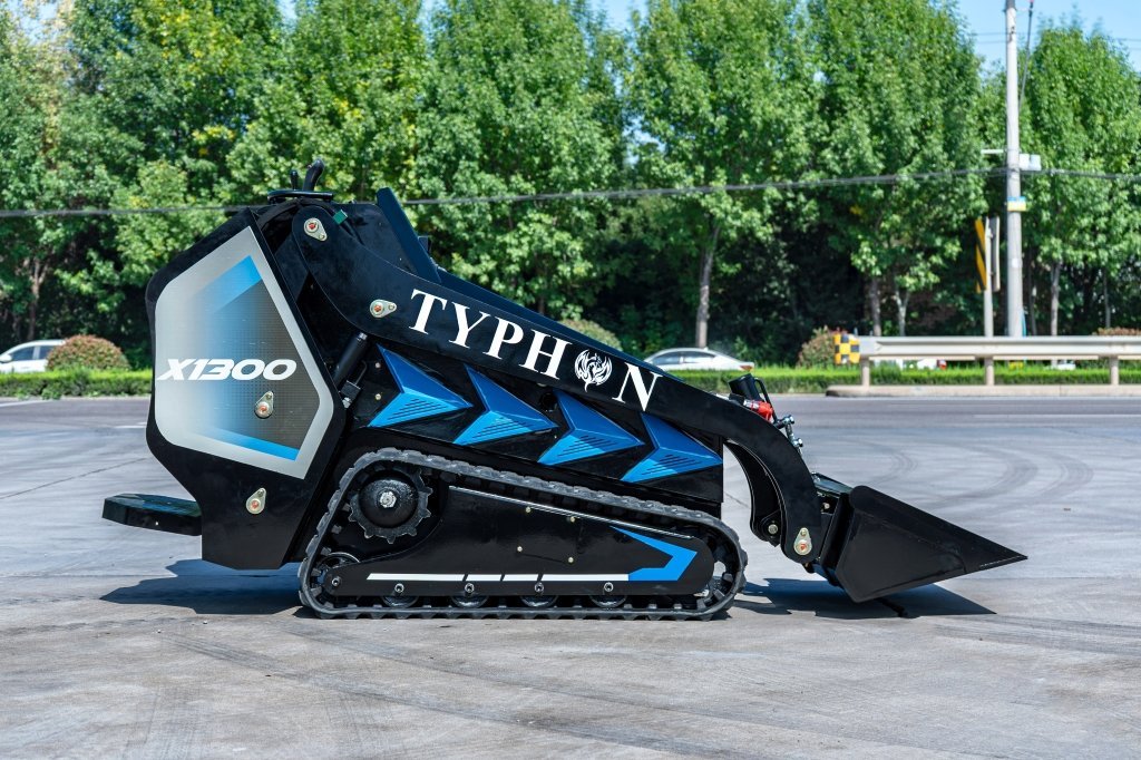 Brand New TYPHON STOMP X1300 25HP Kubota Diesel Mini Skid Steer Loader