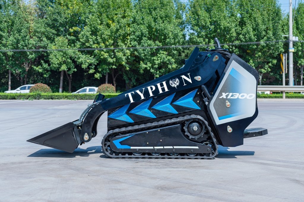 Brand New TYPHON STOMP X1300 25HP Kubota Diesel Mini Skid Steer Loader