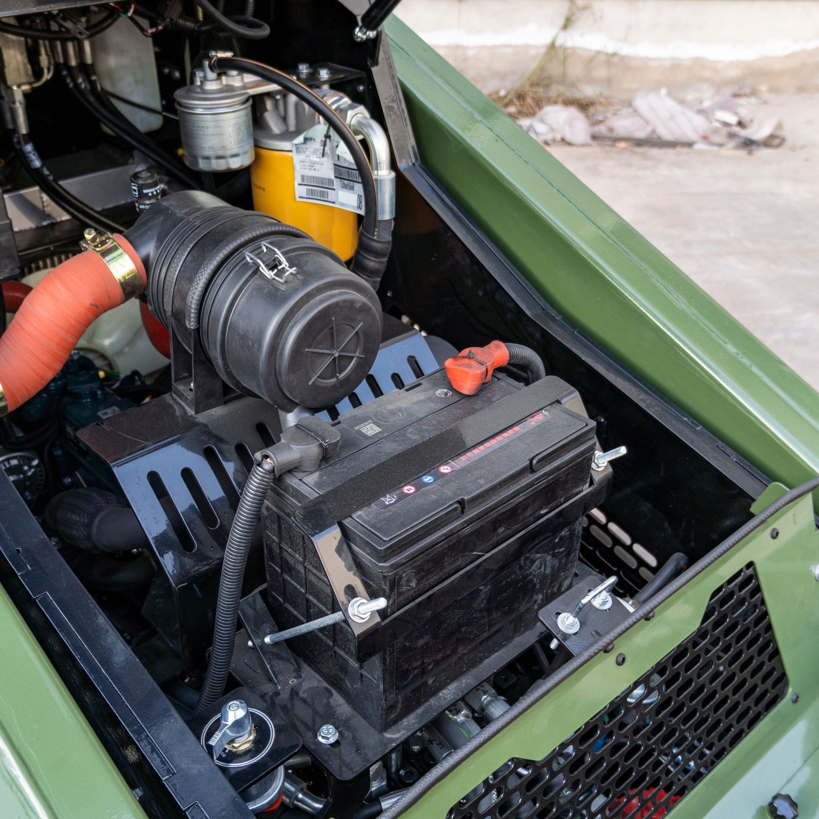 TYPHON Stomp V1000 24HP Kubota D1105 Water Cooled Diesel Skid Steer Pilot Control