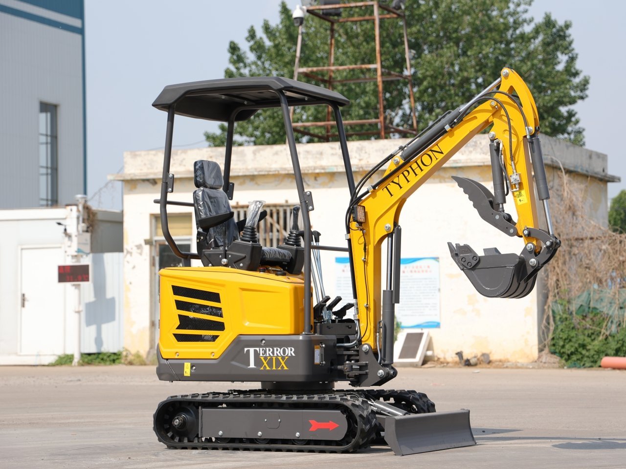 TYPHON TERROR XIX STORM Mini Excavator – 1.8 Ton Trench Digger with Boom Swing, Canopy